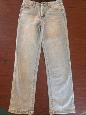 Light Wash Women's Straight Leg Jeans